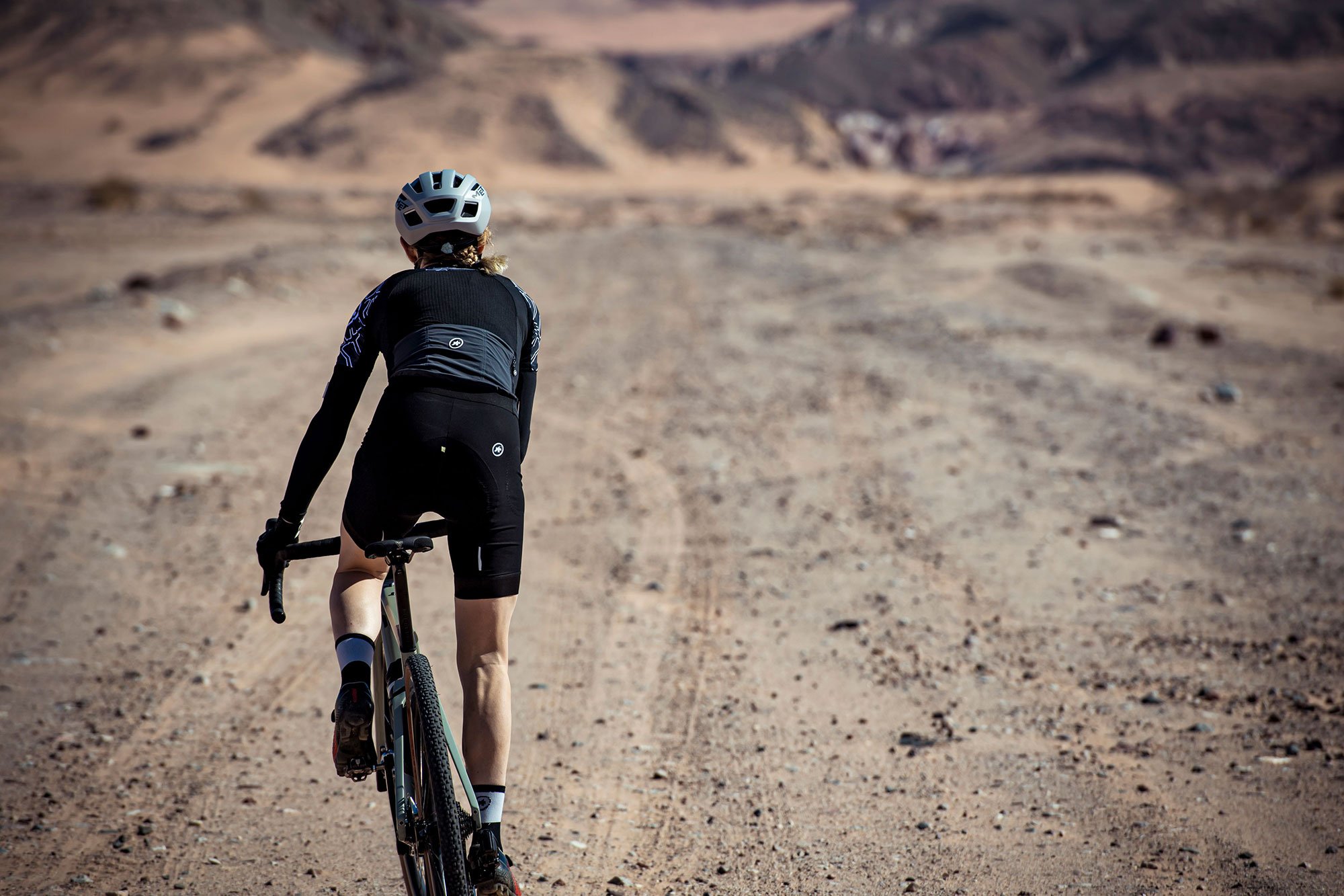 The MET Allroad is made for those who enjoy spending time on gravel routes.