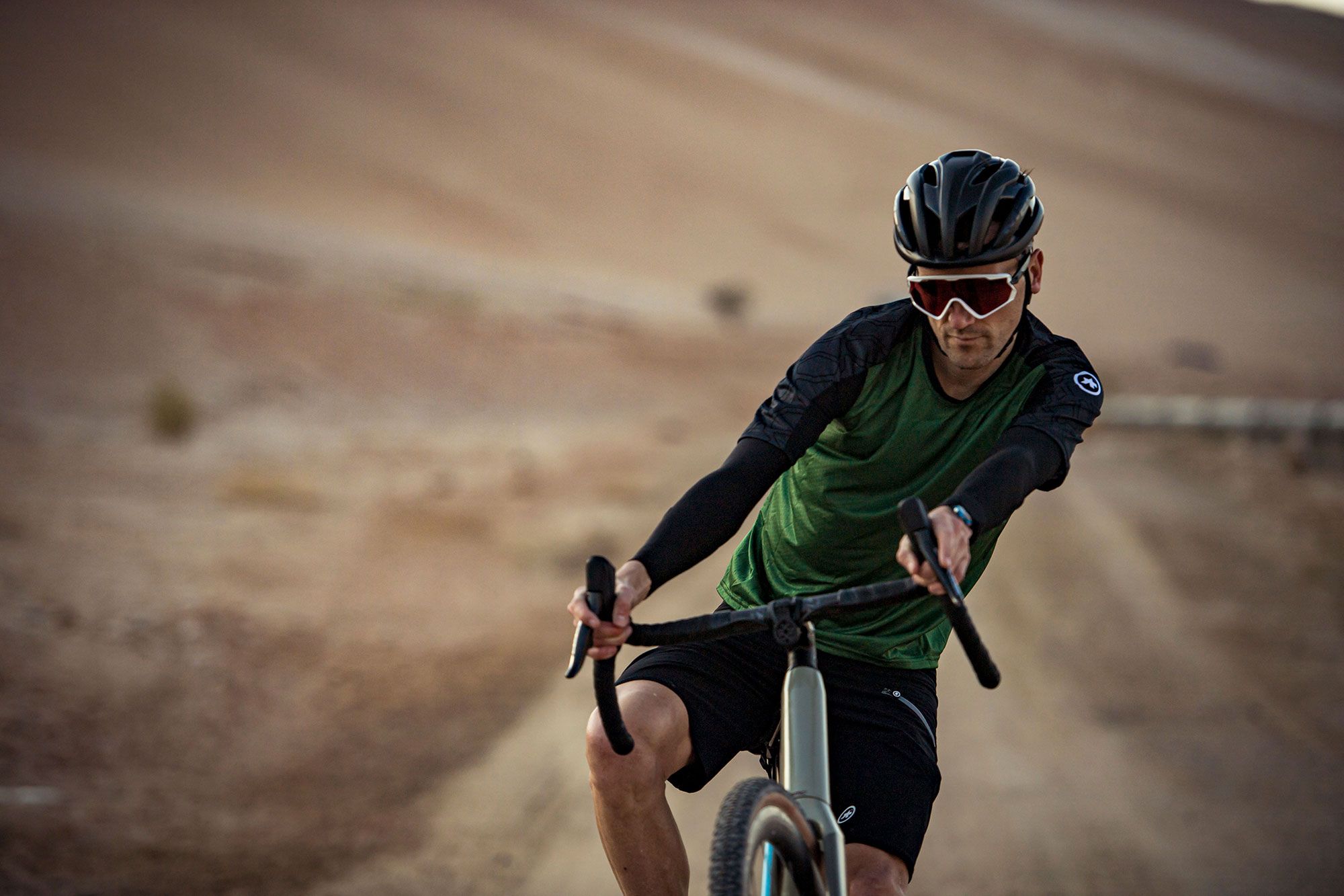 Helmet for gravel discount riding