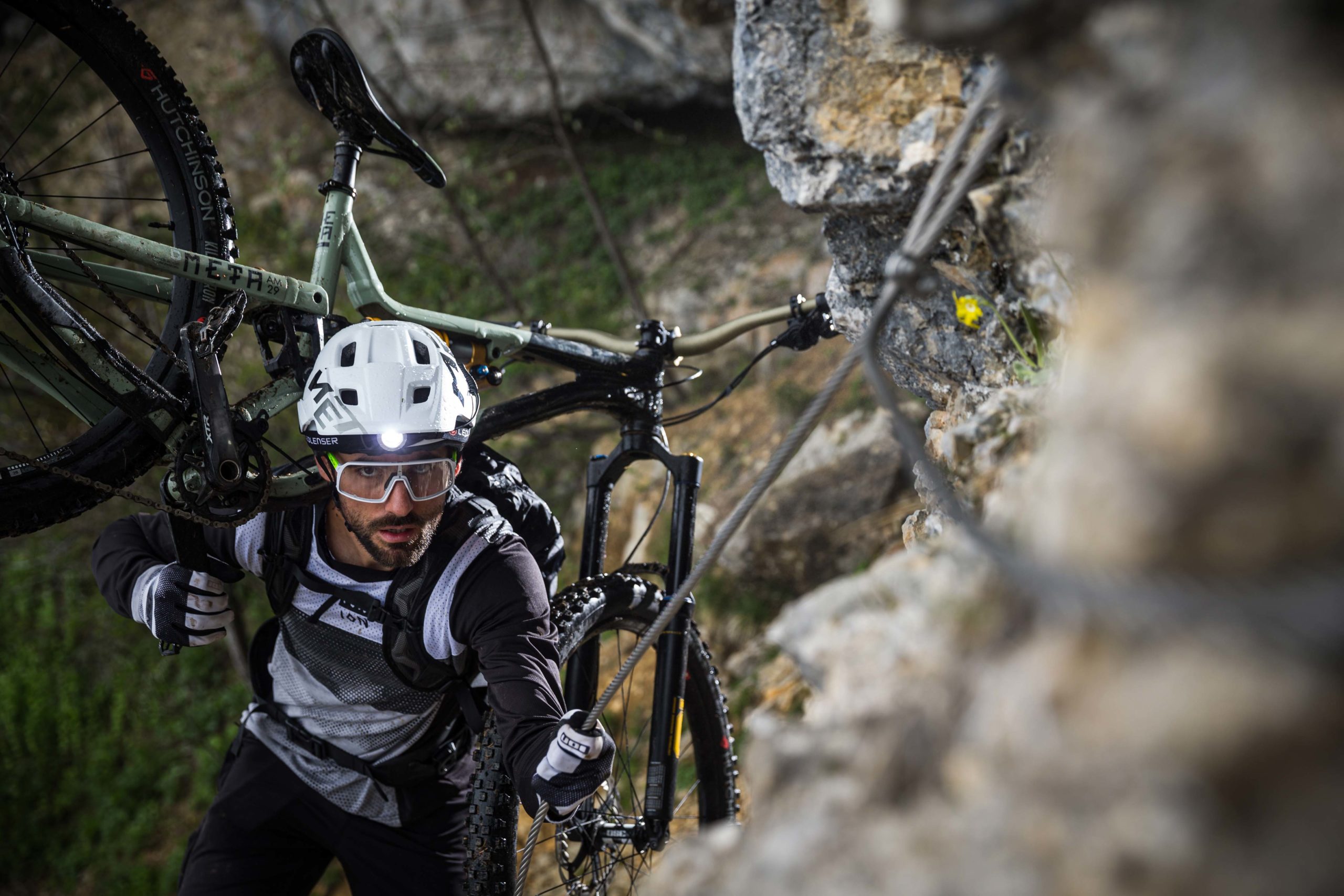 Kilian Bron Mission with MET Roam Mips Enduro Mountain Bike Helmet