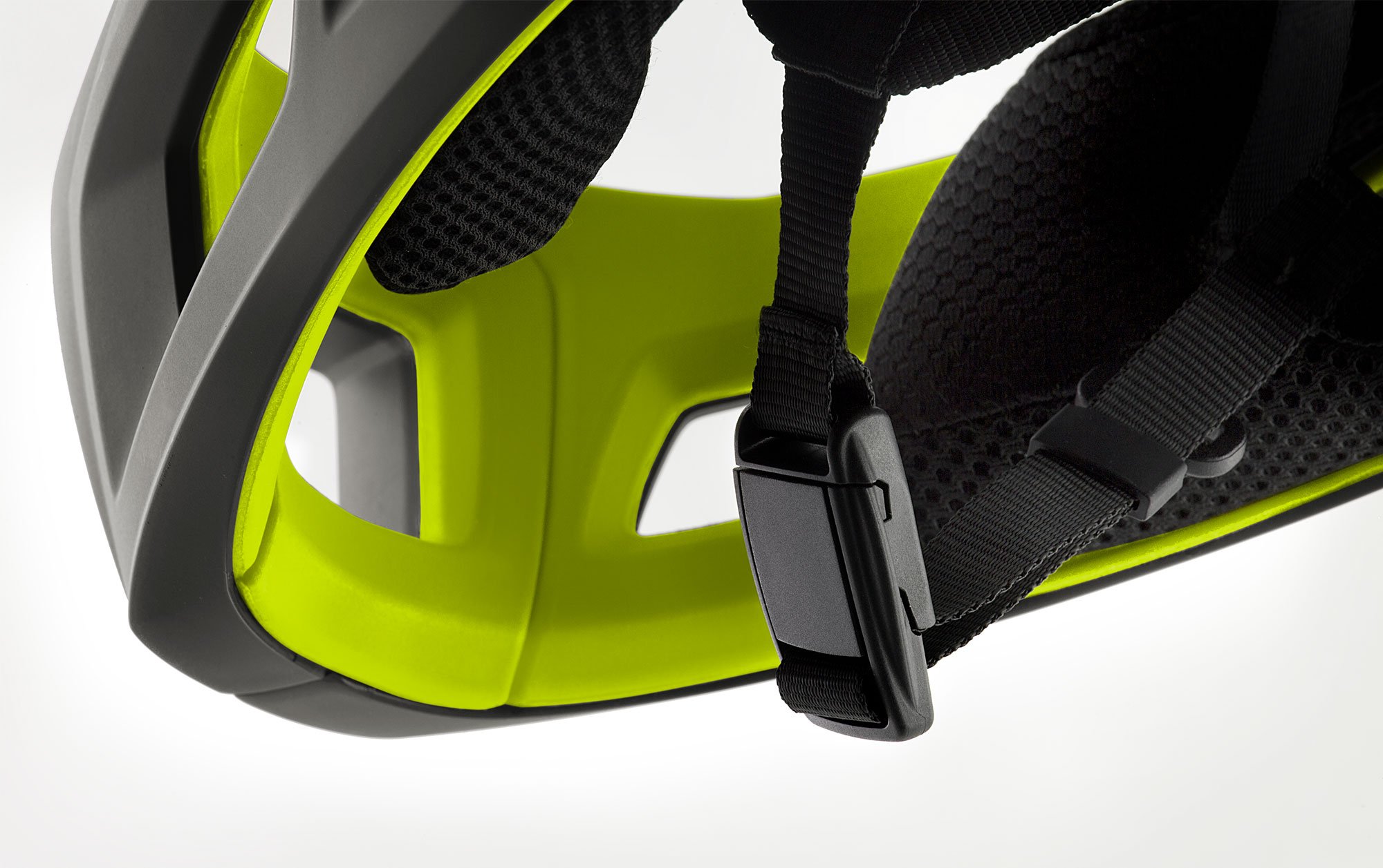 MET Parachute MCR mips Enduro, Trail and E-MTB Helmet Magnetic Fidlock Buckle
