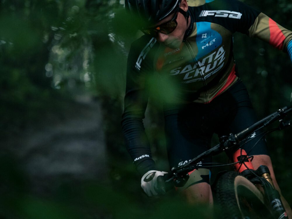 MET Veleno Mips Mountain Bike Helmet for Trail, XC and Gravel. Maxime Marotte MTB pro for Santa Cruz Fsa.