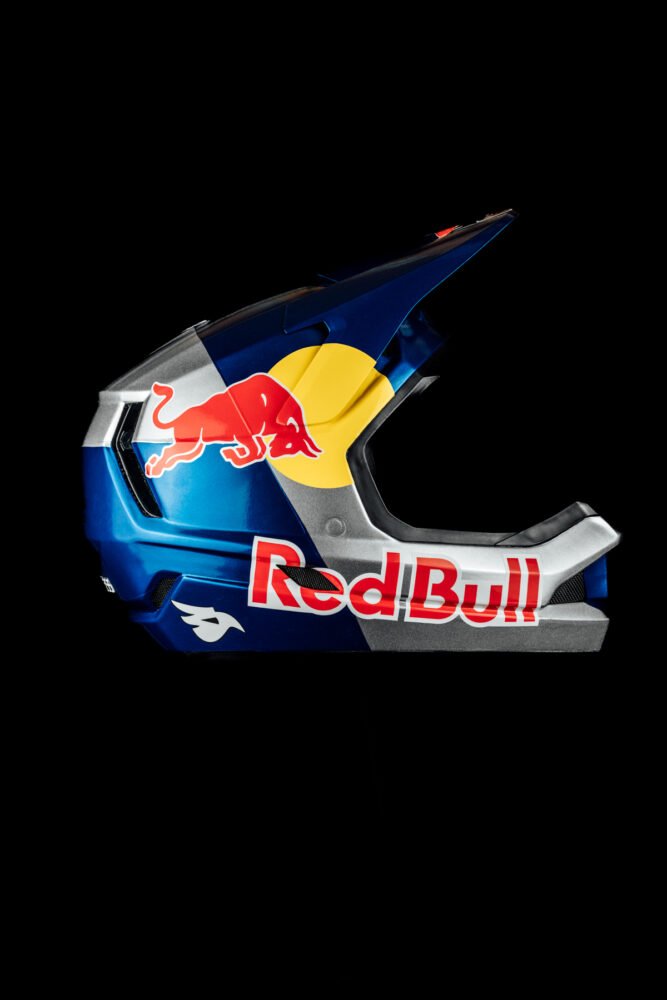 Profile of Martin Maes' Red Bull Bluegrass Legit Carbon Helmet