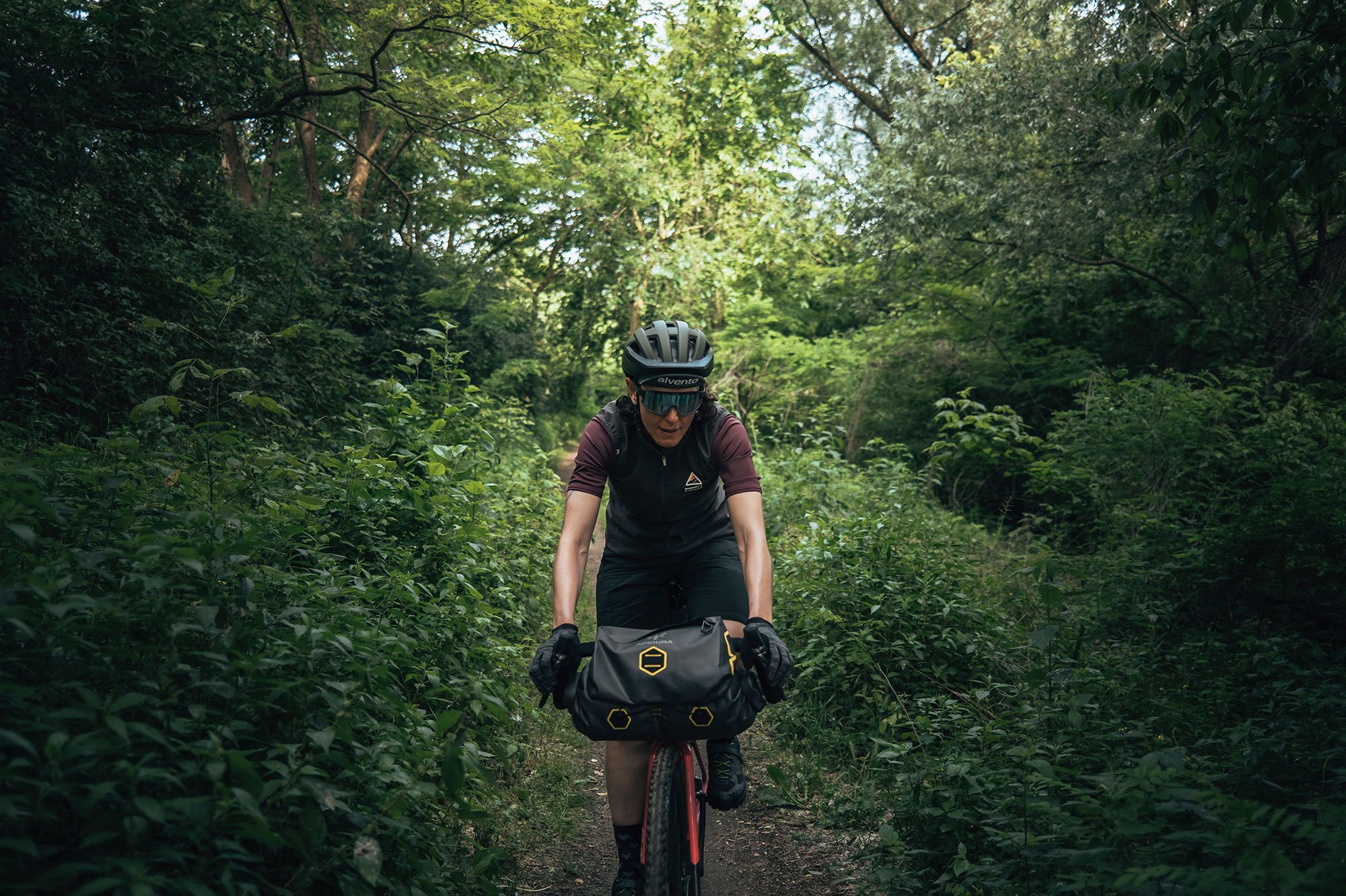 Cycling Forest trails with the MET Allroad Mips