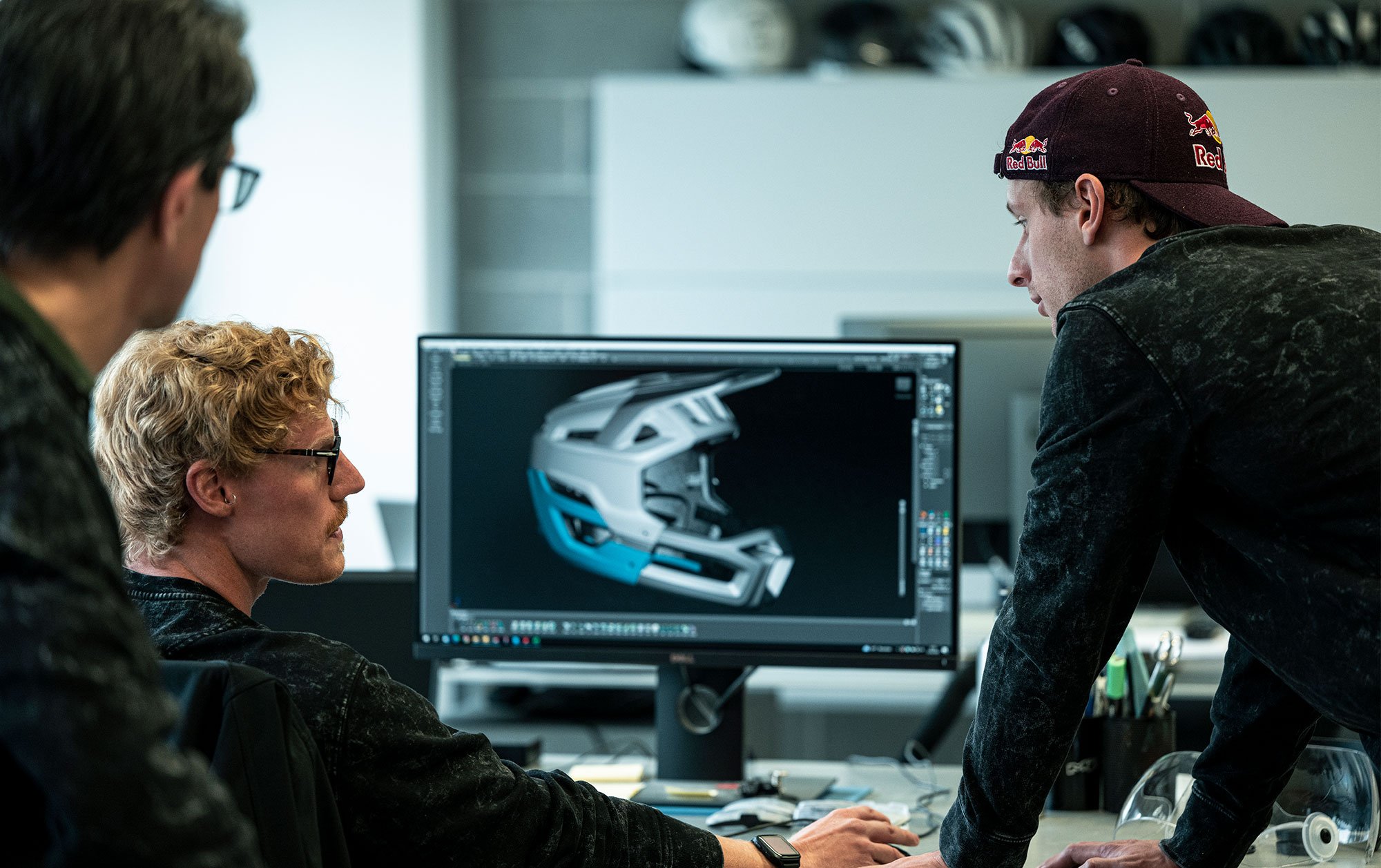 Bluegrass Vanguard is a Full-Face MTB Helmet designed for Enduro, Trail and E-MTB with Five-star rating from the Virginia Tech Helmet Lab
