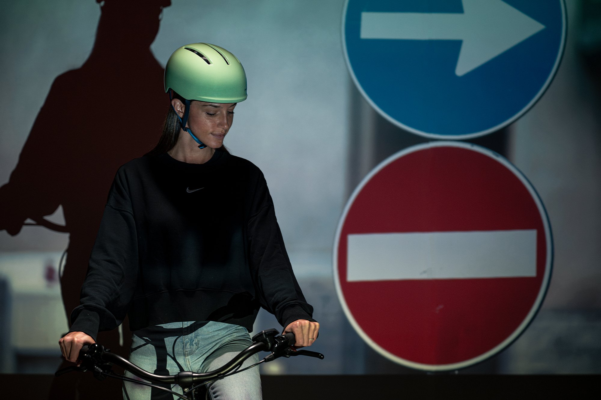 MET Vibe is an E-Bike Commuter Urban Helmet with rear USB LED light, NTA 8776 Certified.