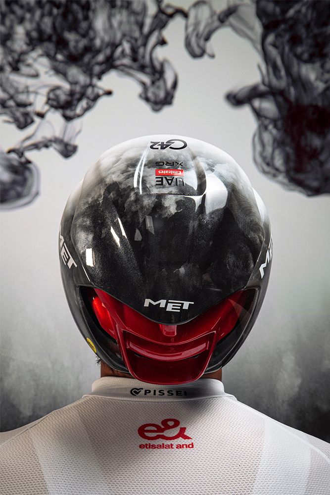 MET_Helmets_Manta_UAE_Team_Edition