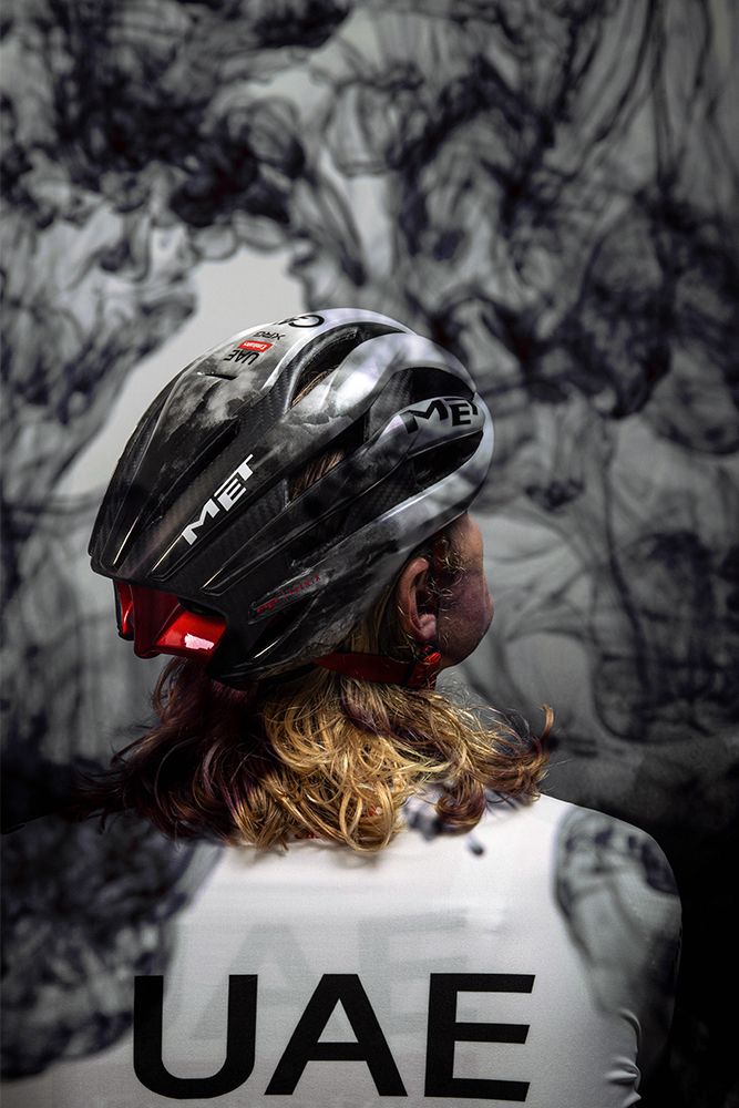 MET_Helmets_Trenta3K_UAE_Team_Editions