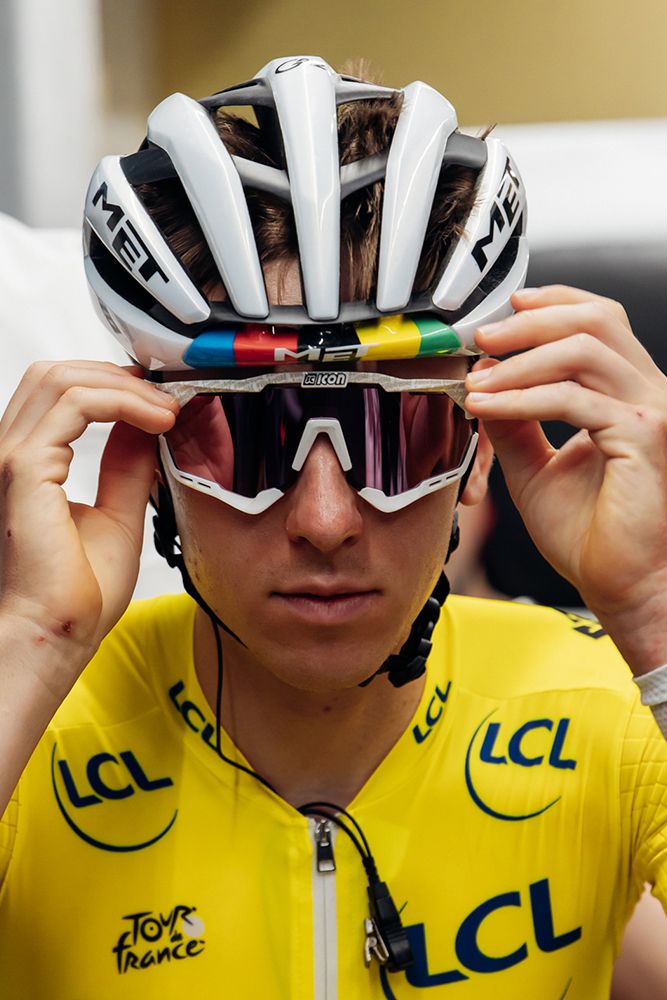 MET_Helmets_Tour_de_France_Tadej